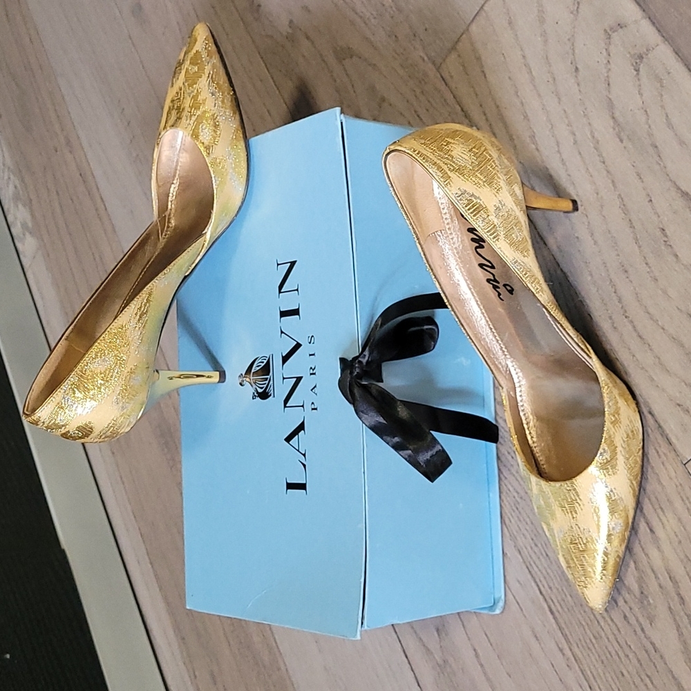 LANVIN Patterned Gold d'orsey Pump heels